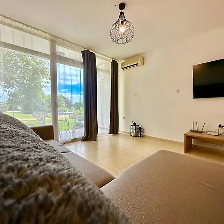 Modern One-bedroom In Diamant By Menada Апартамент