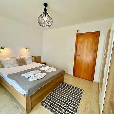 Апартамент Modern One-bedroom In Diamant By Menada Свети Влас